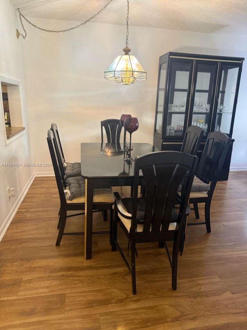2 Briarwood Cir, Unit 212, Hollywood, FL 33024 Photo