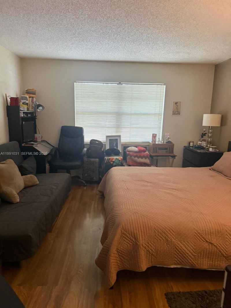 2 Briarwood Cir, Unit 212, Hollywood, FL 33024 Photo