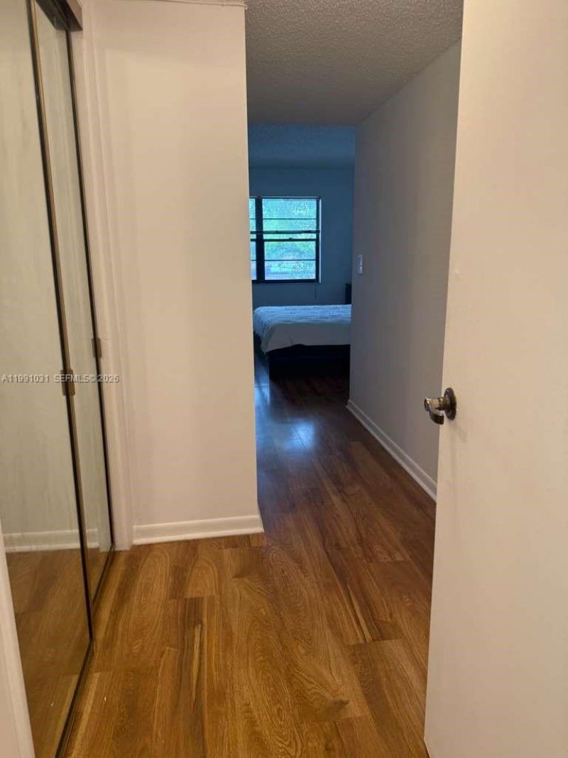 2 Briarwood Cir, Unit 212, Hollywood, FL 33024 Photo
