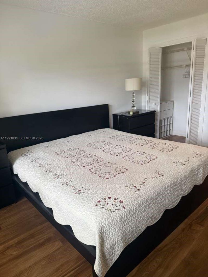 2 Briarwood Cir, Unit 212, Hollywood, FL 33024 Photo