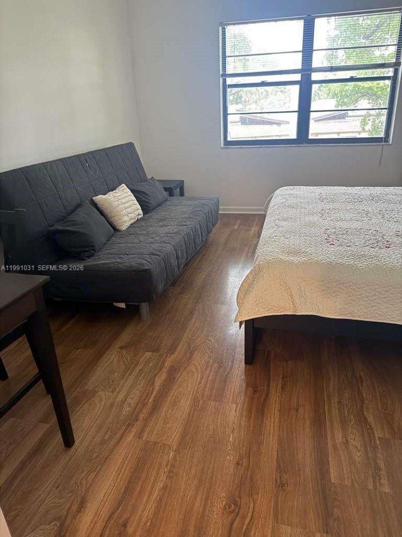 2 Briarwood Cir, Unit 212, Hollywood, FL 33024 Photo