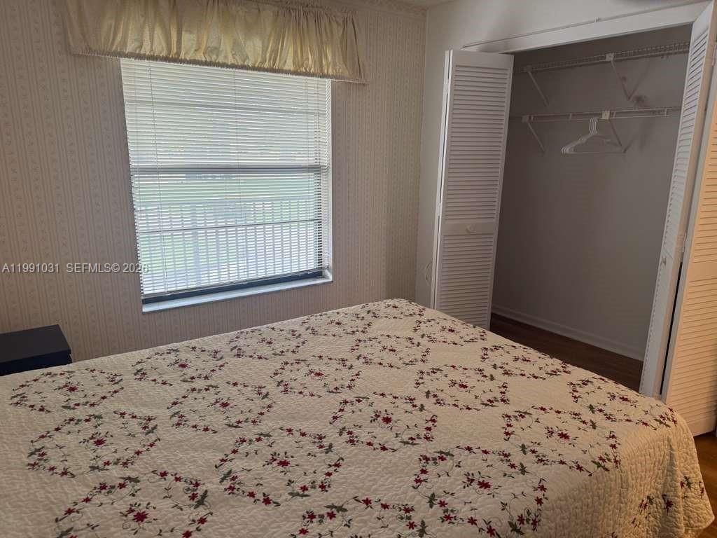 2 Briarwood Cir, Unit 212, Hollywood, FL 33024 Photo