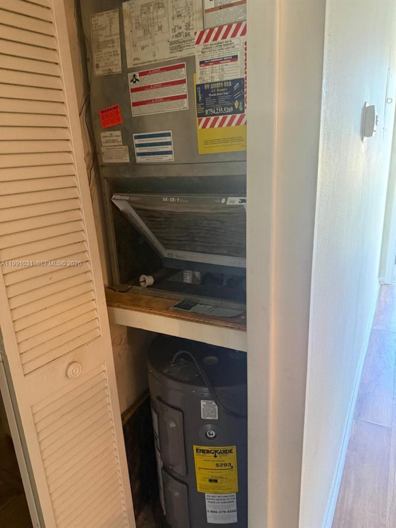 2 Briarwood Cir, Unit 212, Hollywood, FL 33024 Photo