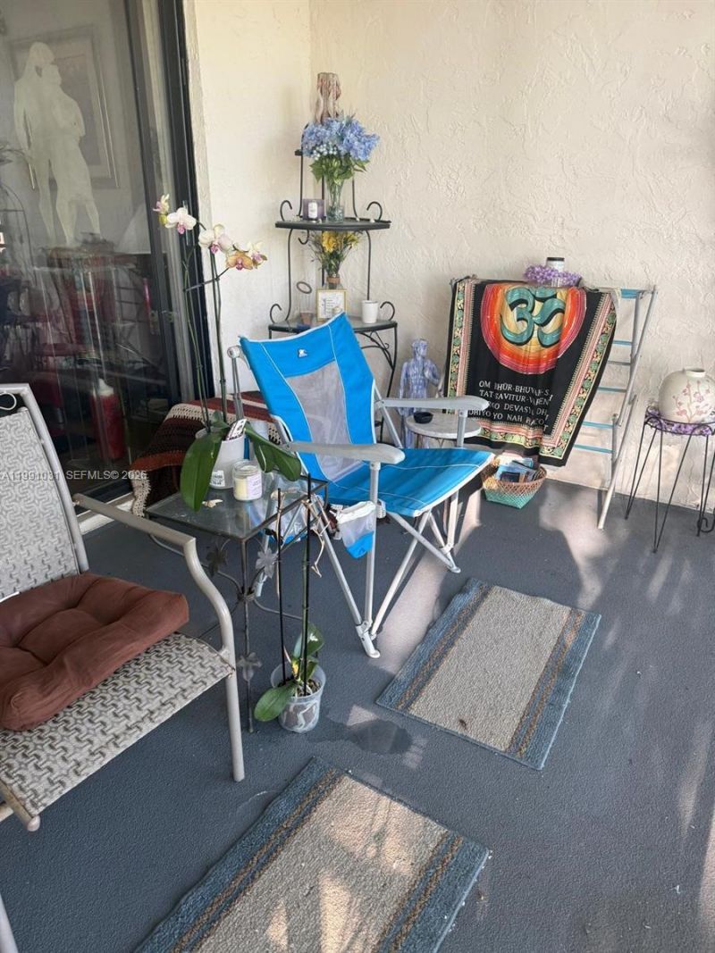 2 Briarwood Cir, Unit 212, Hollywood, FL 33024 Photo