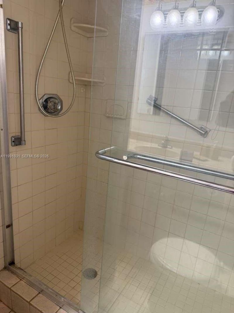 2 Briarwood Cir, Unit 212, Hollywood, FL 33024 Photo