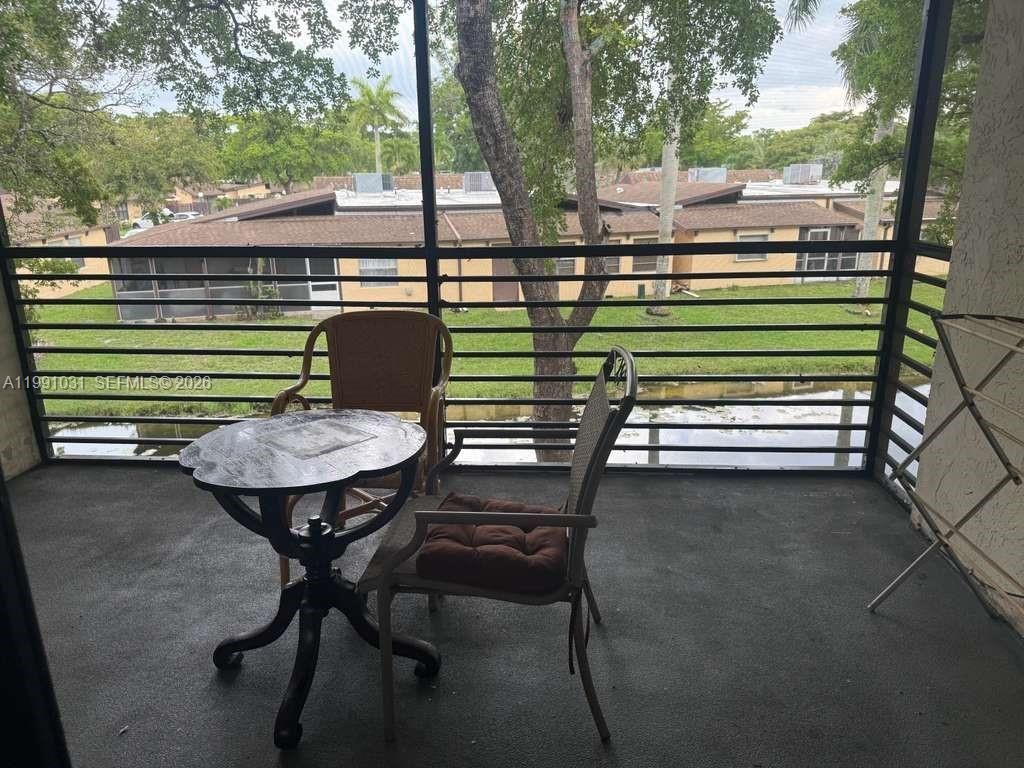 2 Briarwood Cir, Unit 212, Hollywood, FL 33024 Photo