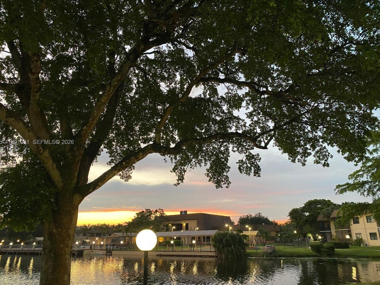 2 Briarwood Cir, Unit 212, Hollywood, FL 33024 Photo