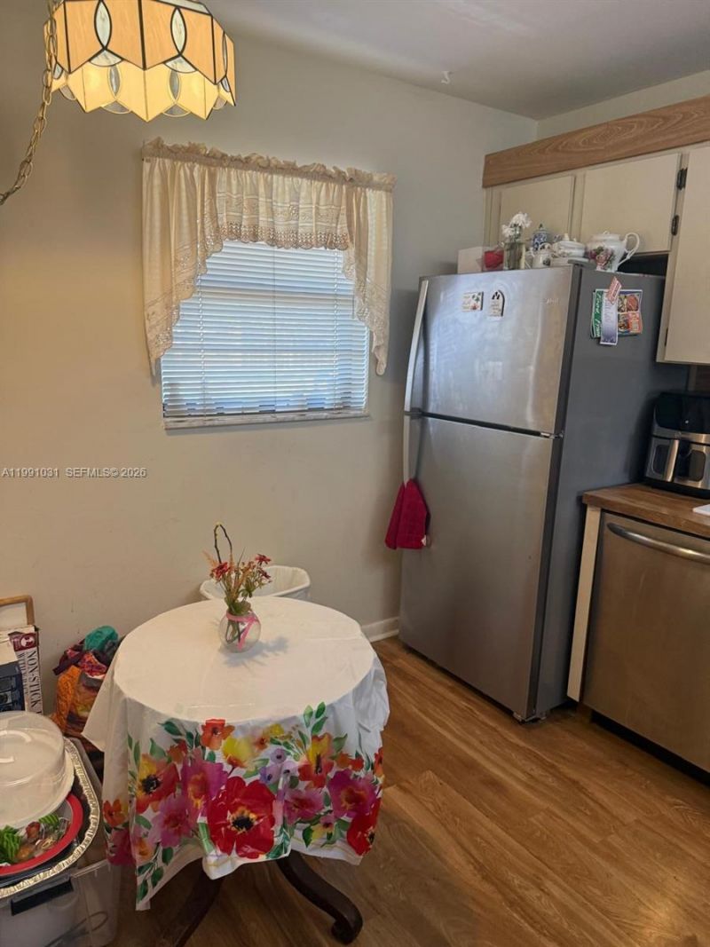 2 Briarwood Cir, Unit 212, Hollywood, FL 33024 Photo