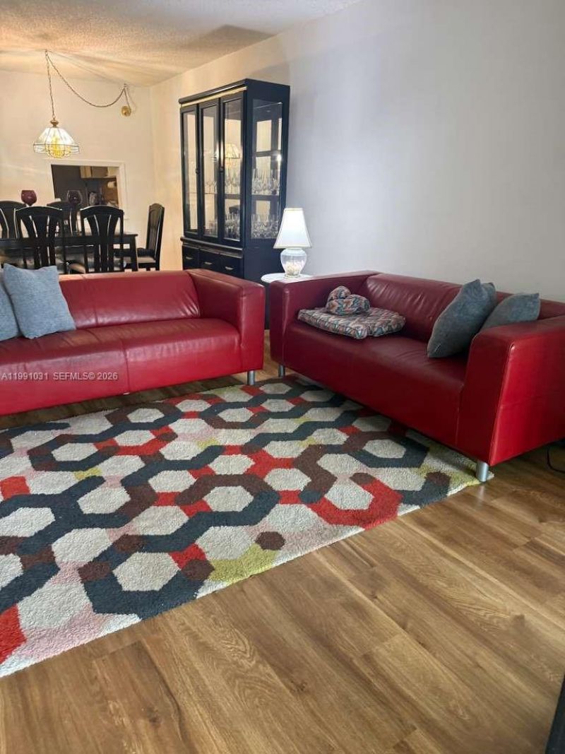2 Briarwood Cir, Unit 212, Hollywood, FL 33024 Photo