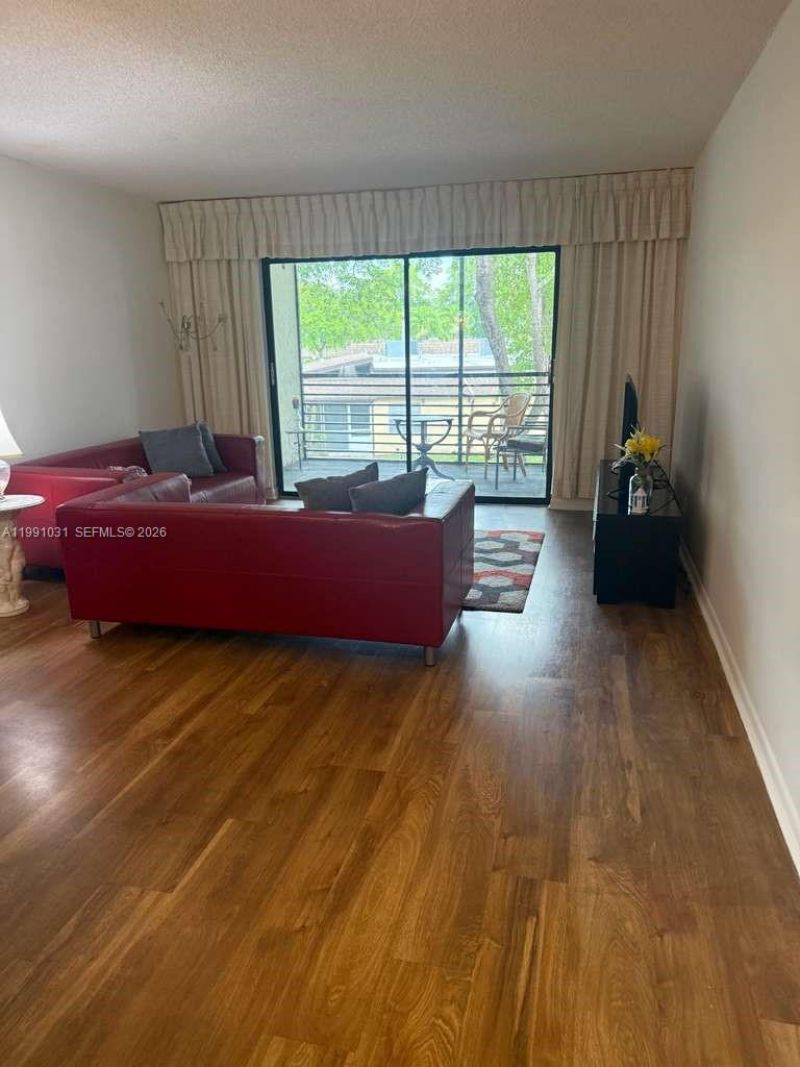 2 Briarwood Cir, Unit 212, Hollywood, FL 33024 Photo