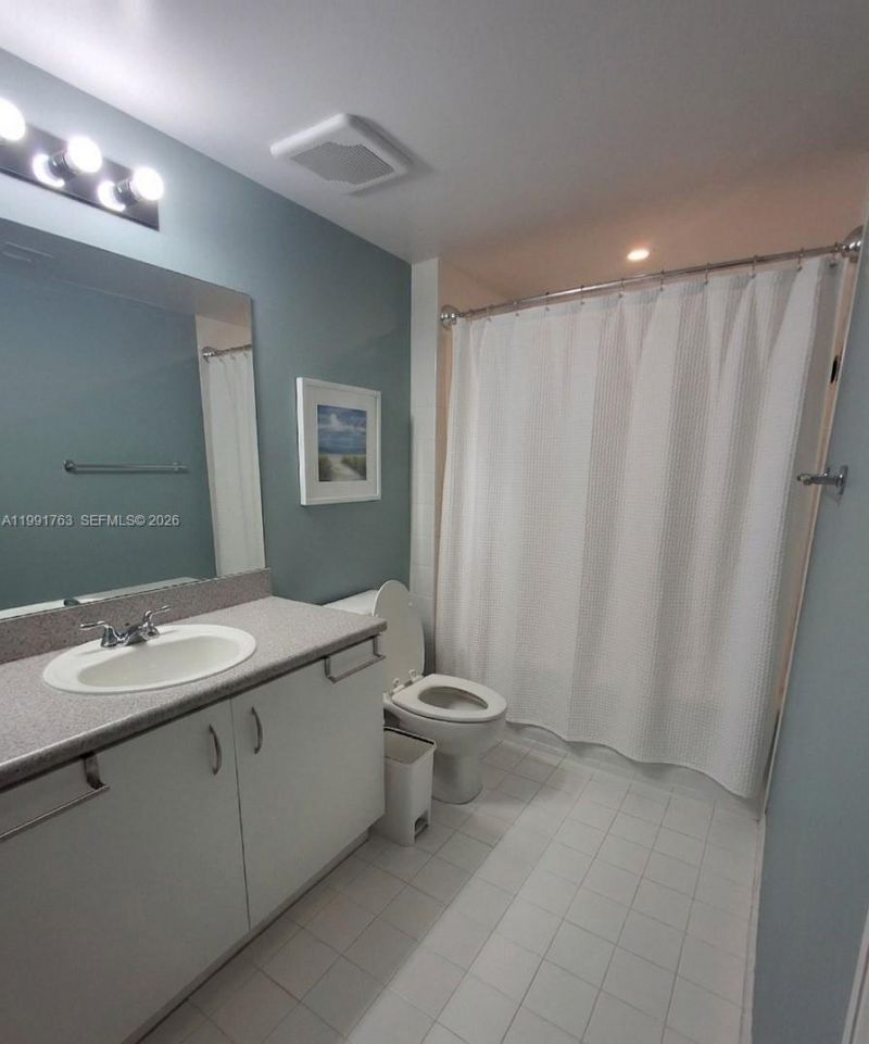 816 NW 11th St , Unit 806, Miami, FL 33136 Photo