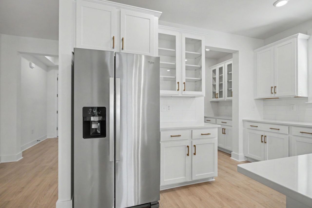 3084 Claredon St Photo 14