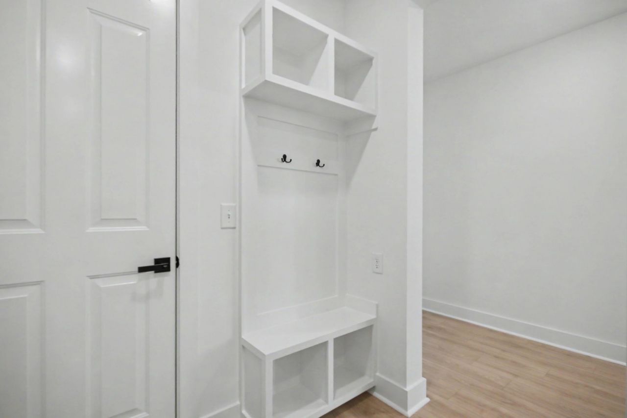 3084 Claredon St Photo 15