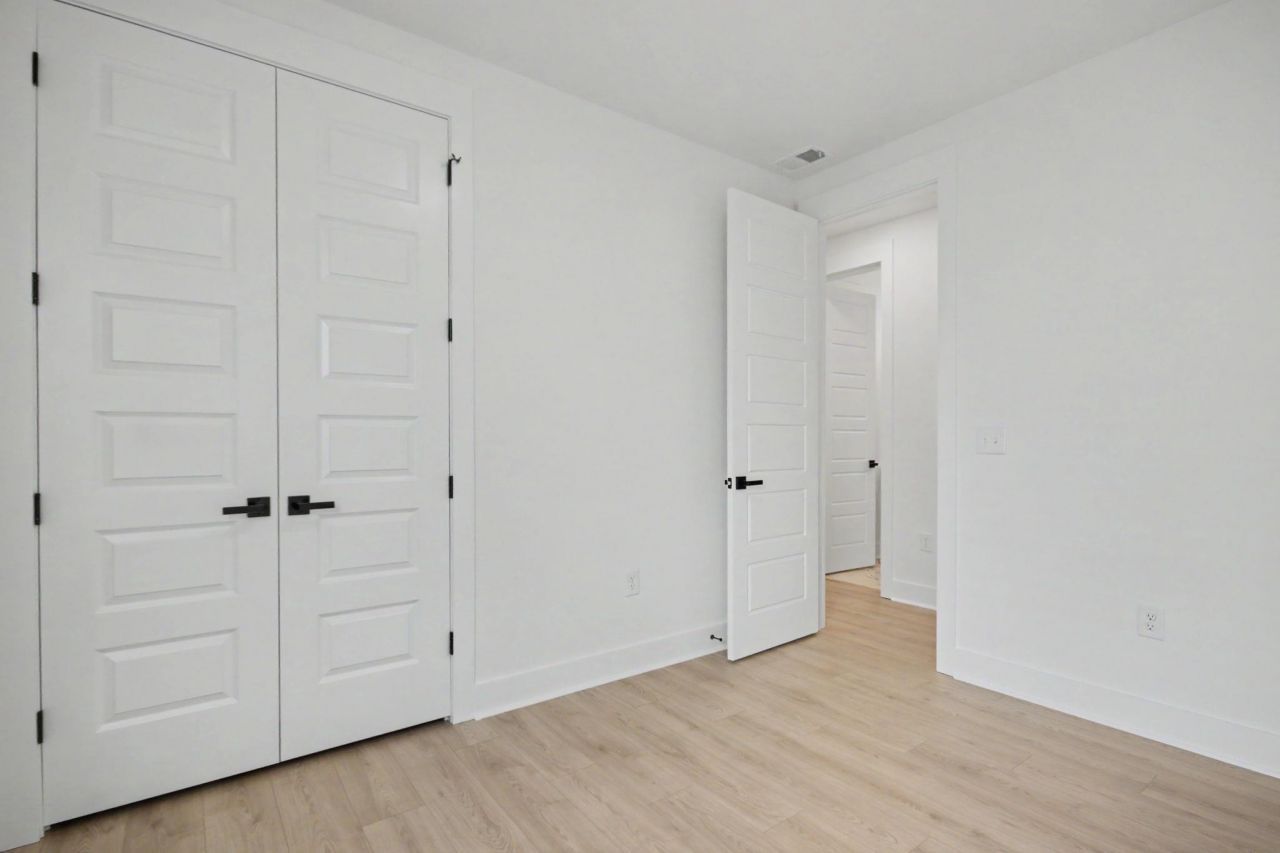 3084 Claredon St Photo 19