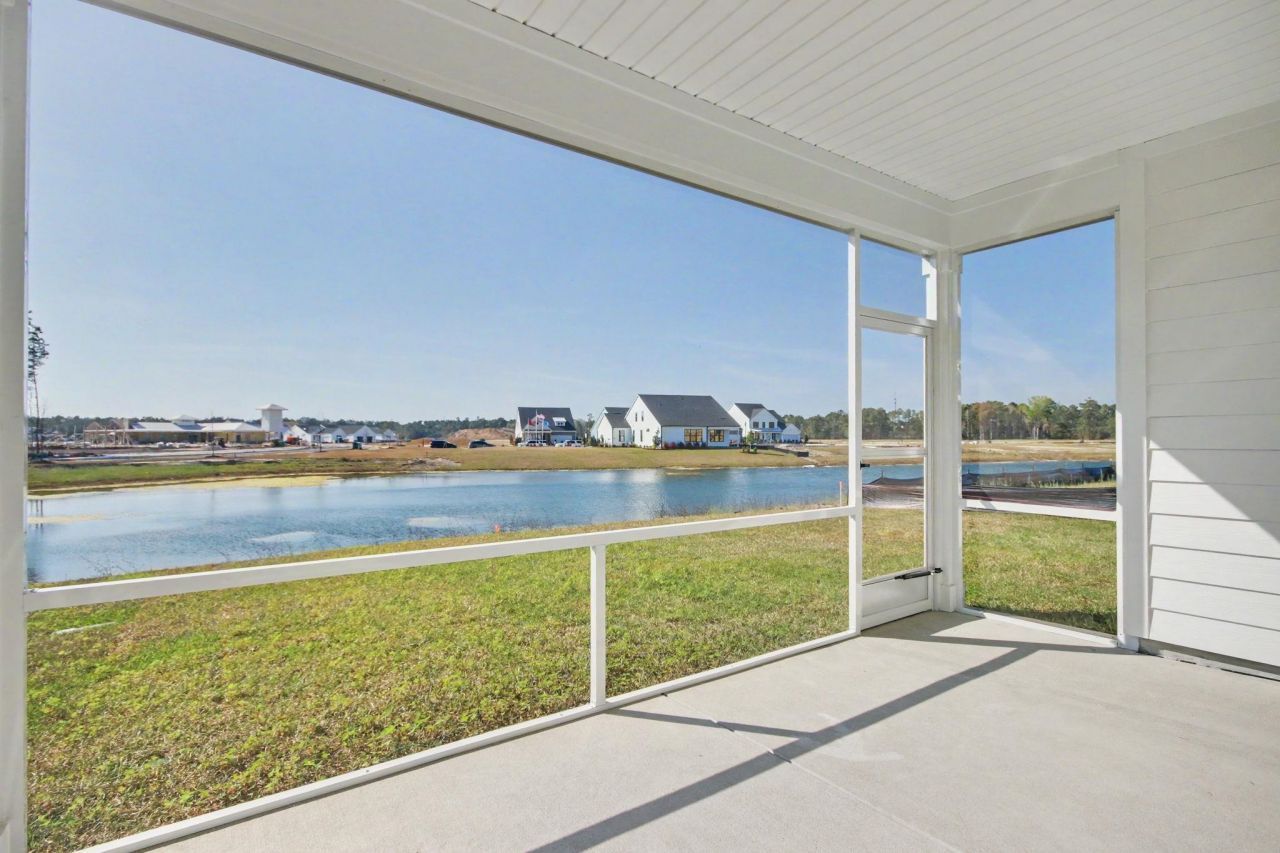 3084 Claredon St Photo 36