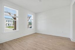 3084 Claredon St photo 4