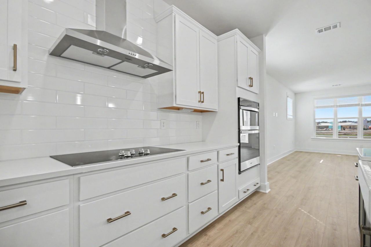 3084 Claredon St Photo 9