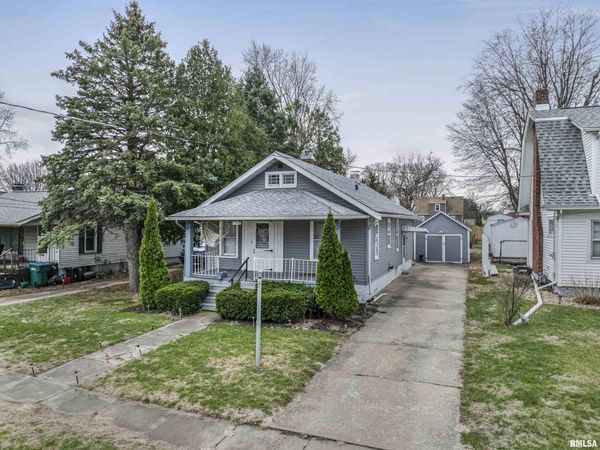 1742 BAIRD Avenue, Galesburg, IL 61401