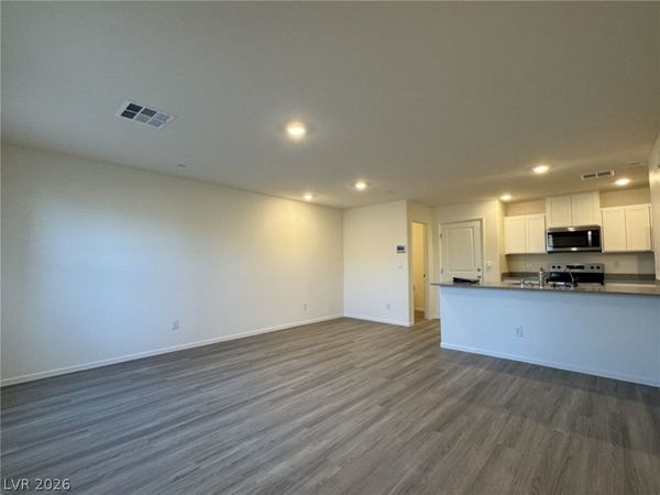 5012 Apple Mesa Avenue , Las Vegas, NV 89139