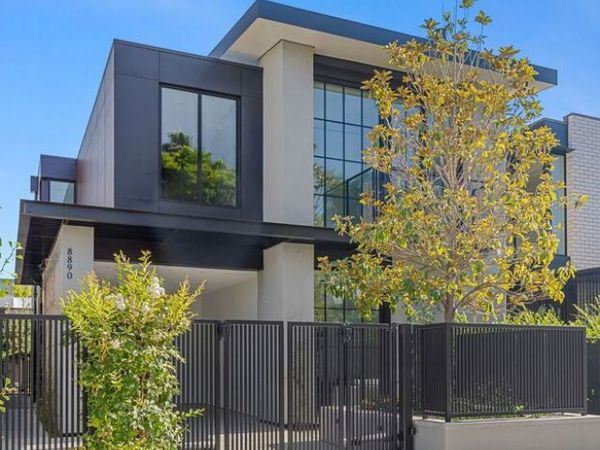 8890 Rosewood Avenue, West Hollywood, CA 90048