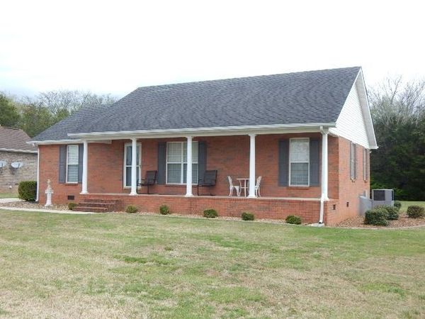 385 Creek Ln, McMinnville, TN 37110