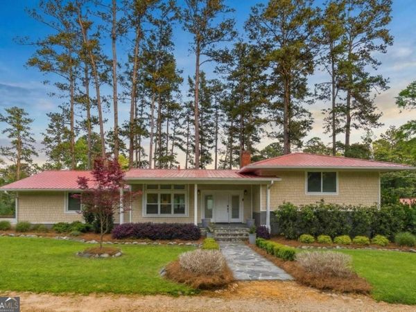 135 E Lakeview Drive NE, Milledgeville, GA 31061
