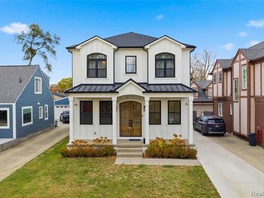 1211 E Lincoln Street, Birmingham, MI 48009