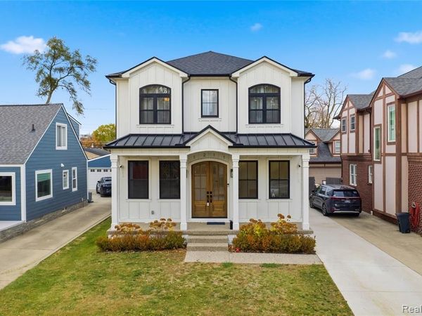 1211 E Lincoln Street, Birmingham, MI 48009