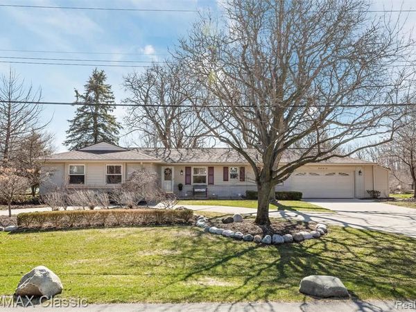 22810 Ennishore, Novi, MI 48375