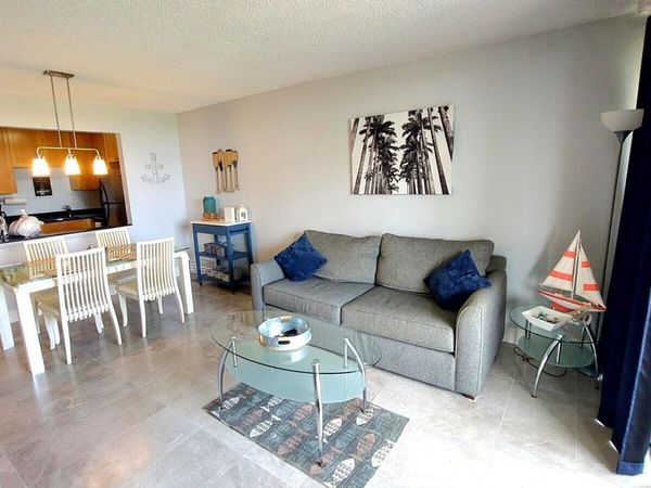 1830 Embassy Drive, Unit 605, West Palm Beach, FL 33401