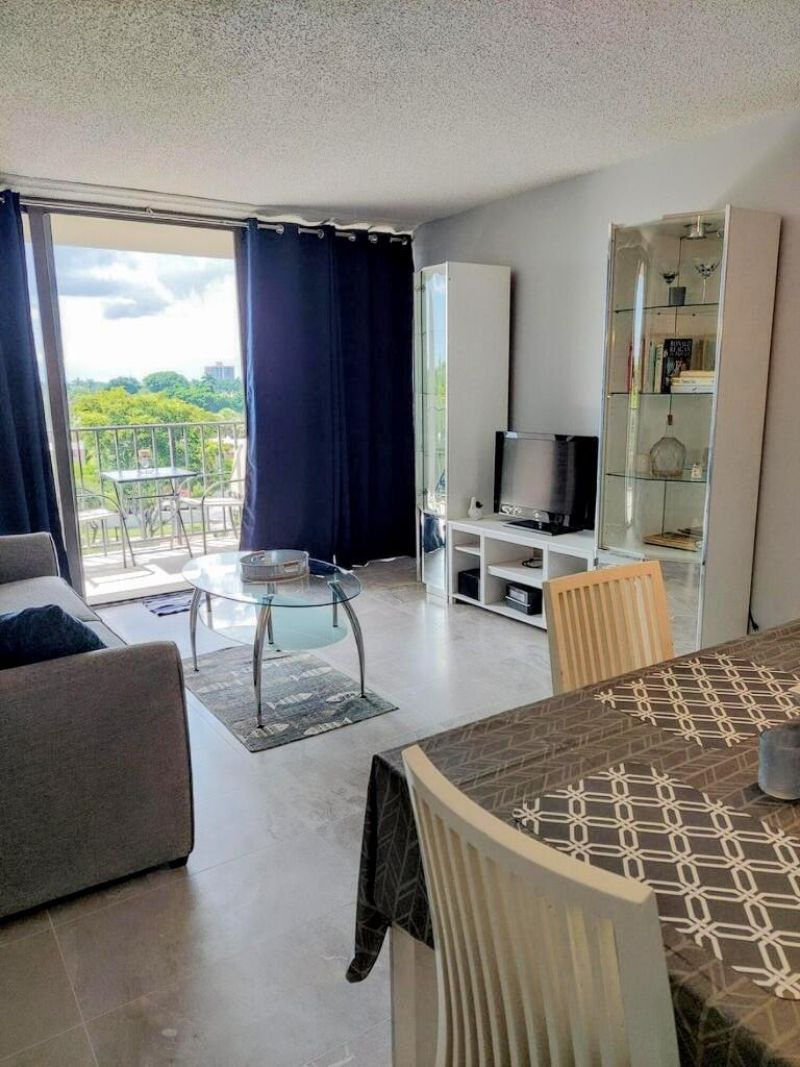 1830 Embassy Drive, Unit 605, West Palm Beach, FL 33401 Photo