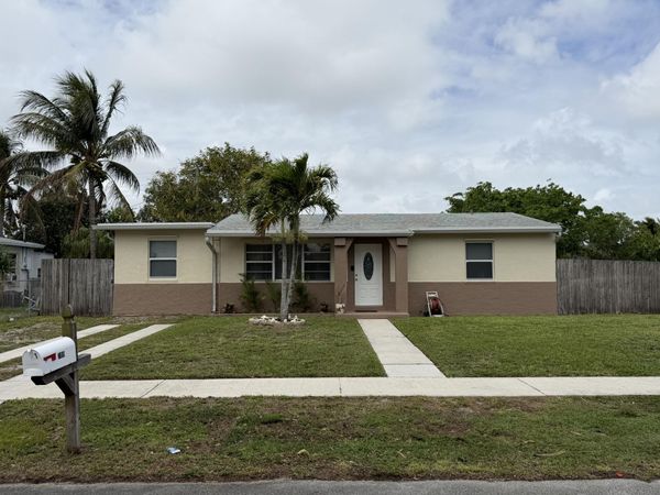 709 Caddie Place, West Palm Beach, FL 33409