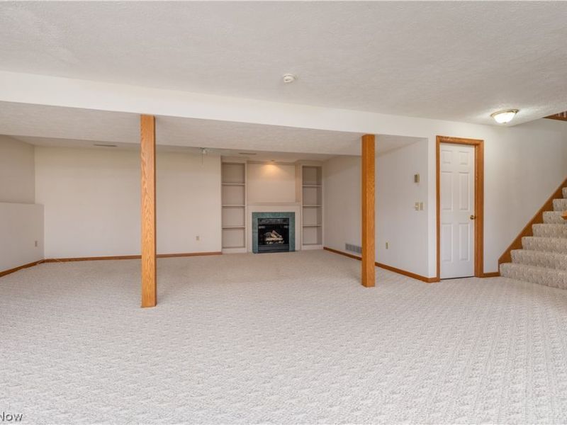 1389 N Milburn Square NE, Bolivar, OH 44612 Photo 24