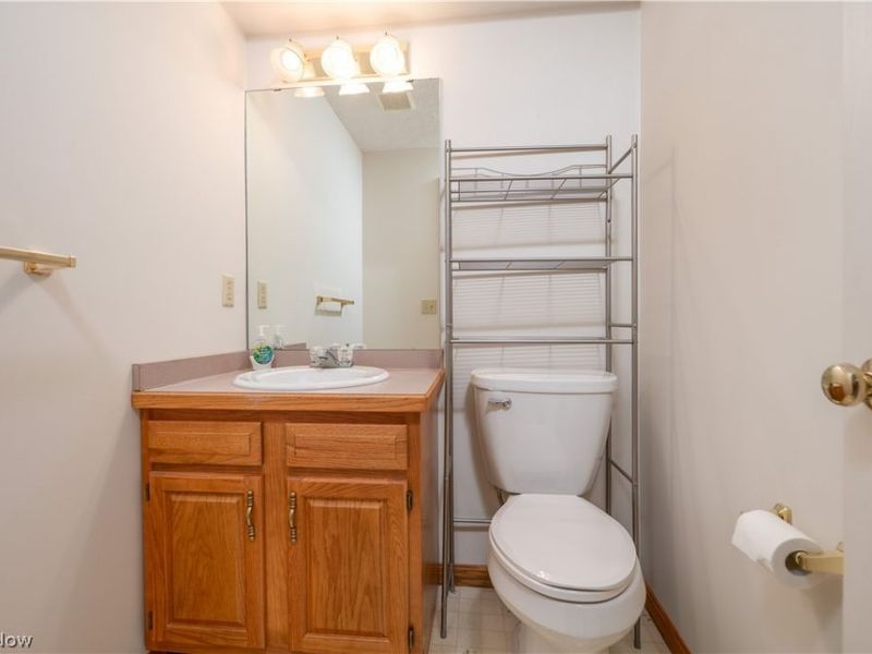 1389 N Milburn Square NE, Bolivar, OH 44612 Photo 25