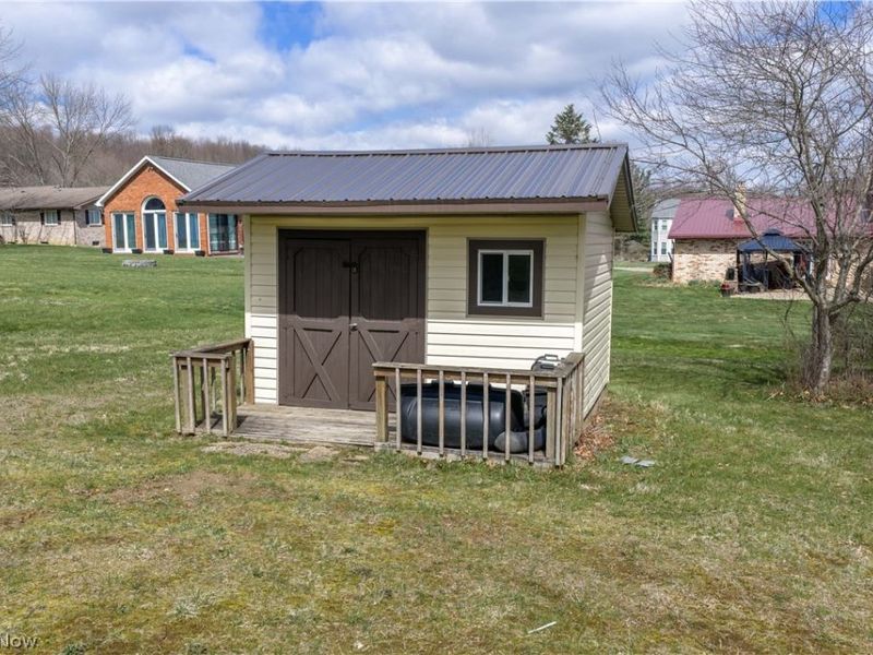 1389 N Milburn Square NE, Bolivar, OH 44612 Photo 32