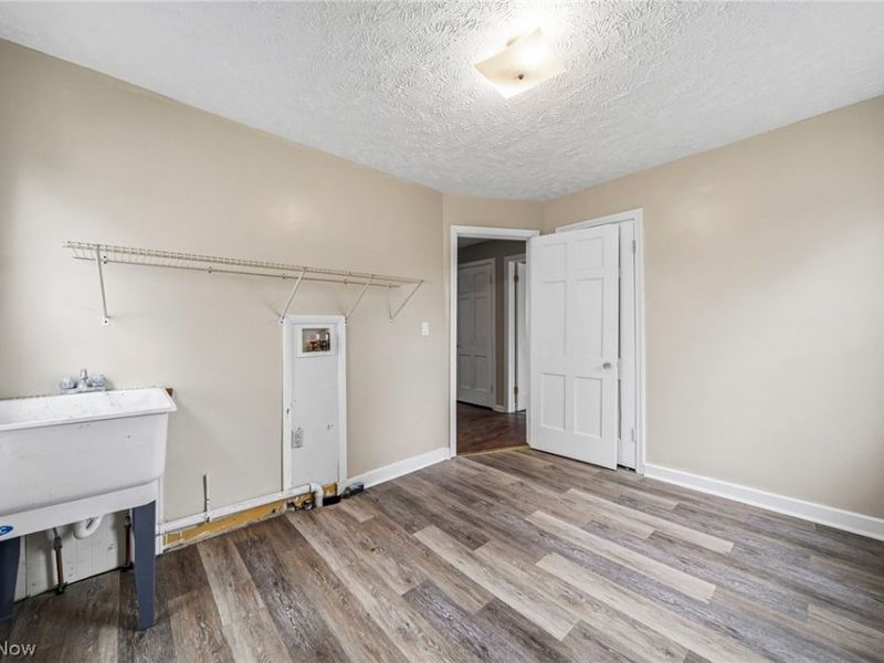 729 W Main Street, Geneva, OH 44041 Photo 12