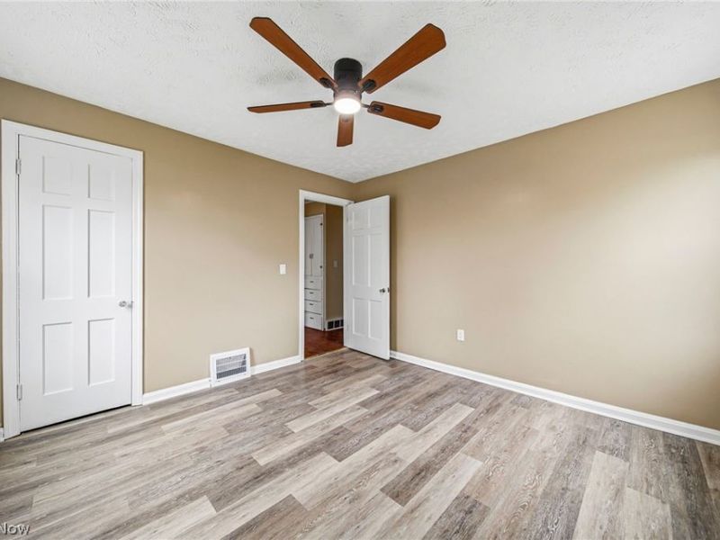 729 W Main Street, Geneva, OH 44041 Photo 15