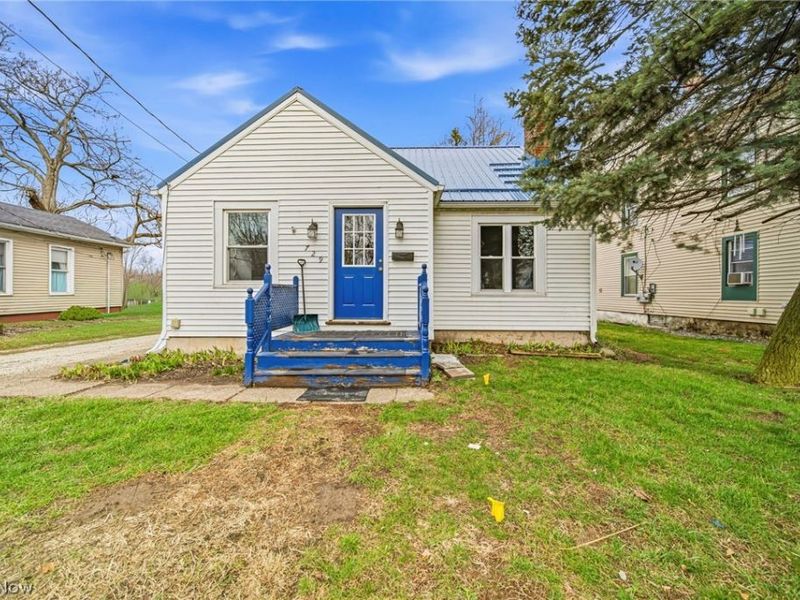 729 W Main Street, Geneva, OH 44041 Photo 2