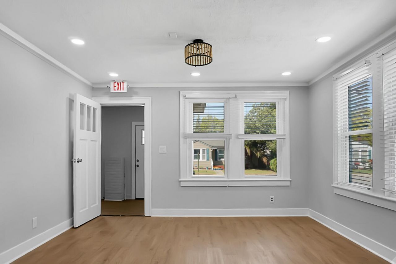 2135 Dorchester Road Photo 20