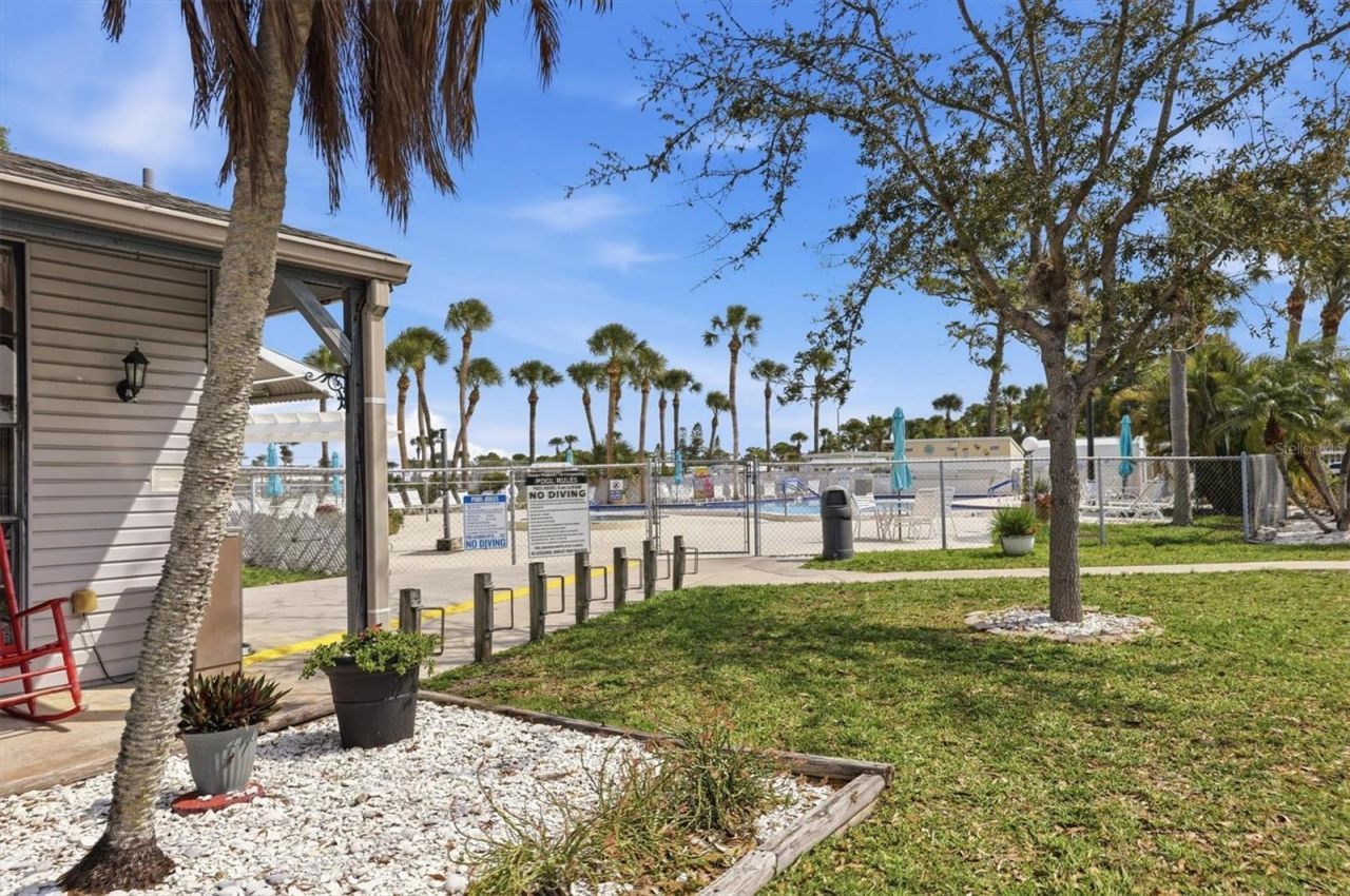 1674 University Pkwy, Unit 41, Sarasota, FL 34243 Photo