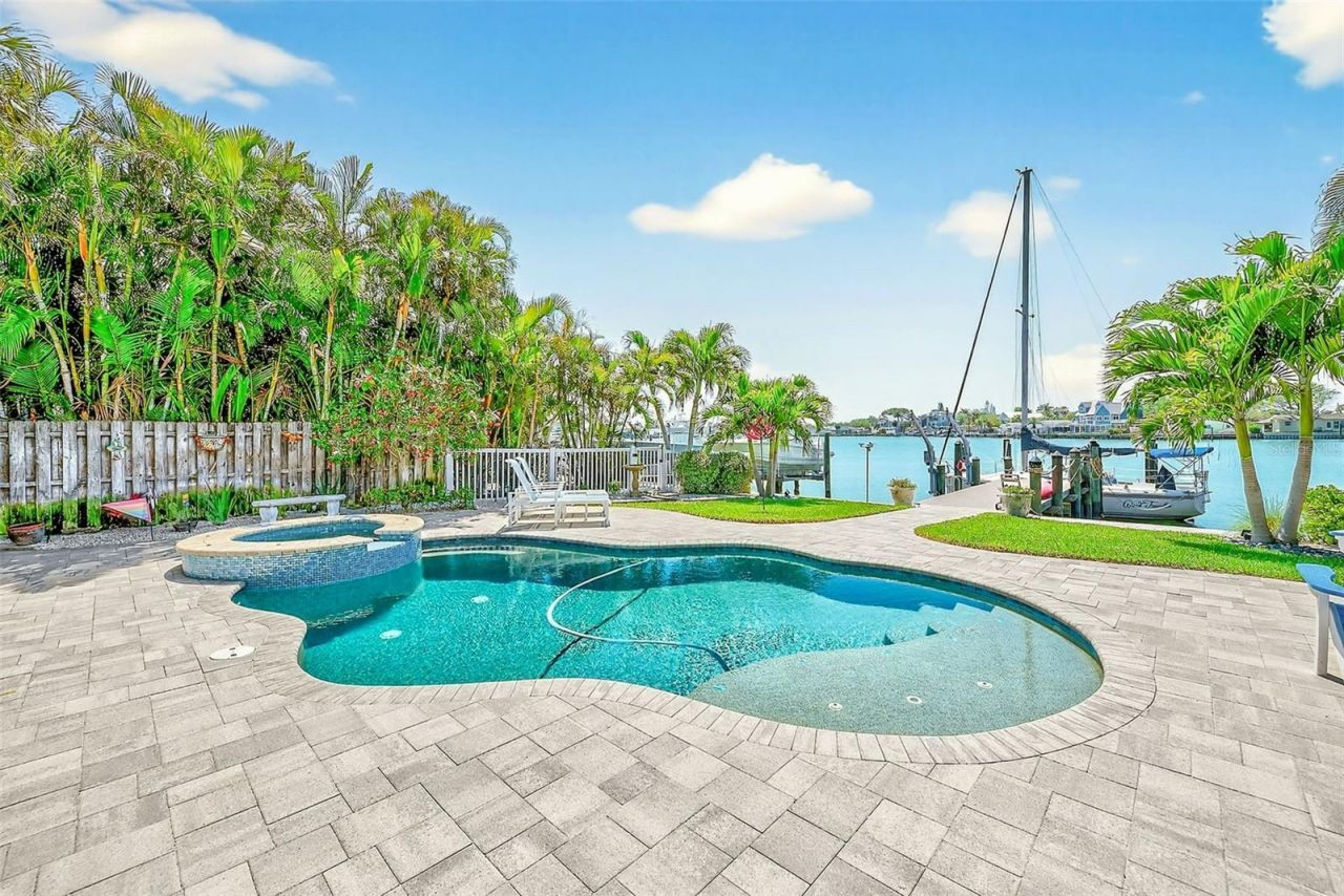 441 Harbor Drive S, Indian Rocks Beach, FL 33785 Photo