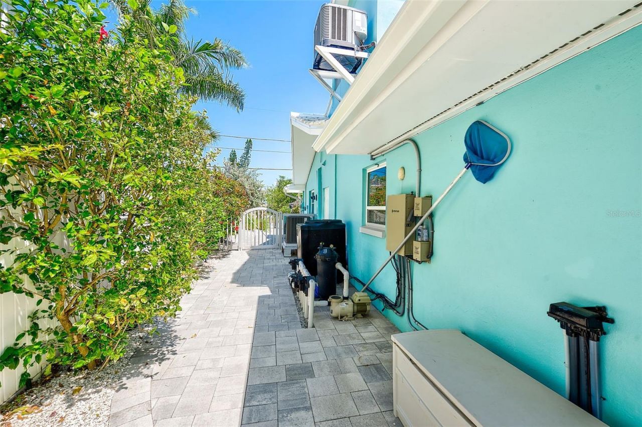 441 Harbor Drive S, Indian Rocks Beach, FL 33785 Photo