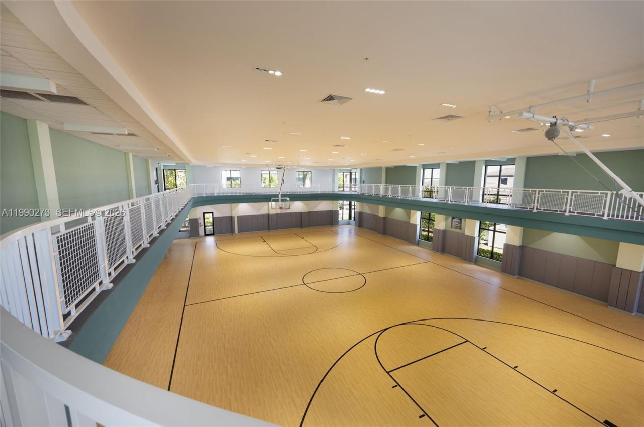 8026 NW 43rd St, Doral, FL 33166 Photo