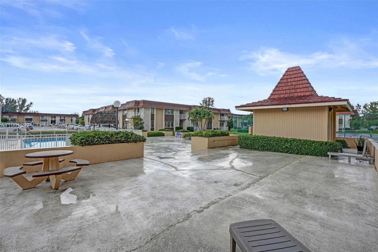 5325 SW 77th Ct , Unit 205F, Miami, FL 33155 Photo