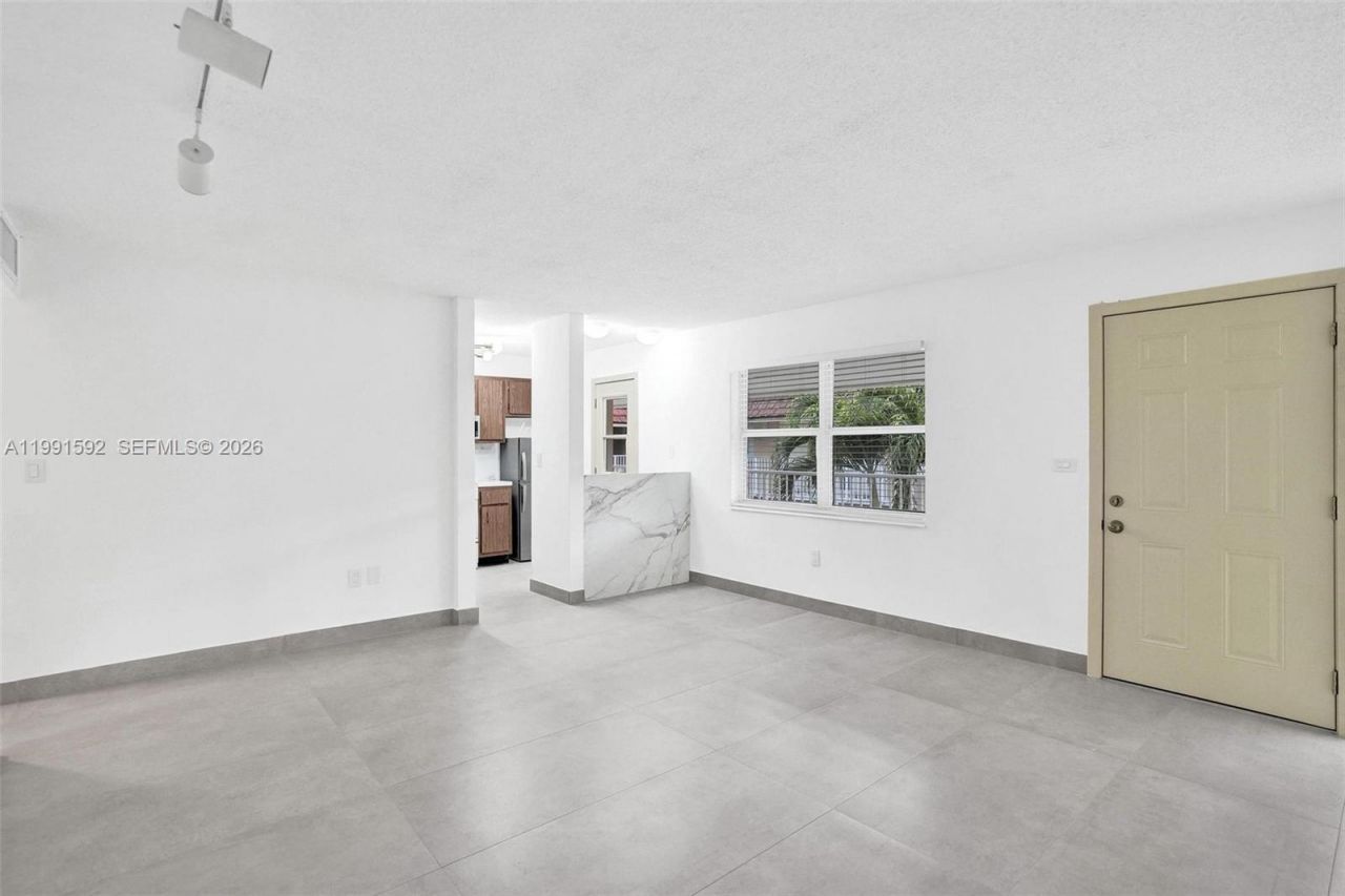 5325 SW 77th Ct , Unit 205F, Miami, FL 33155 Photo