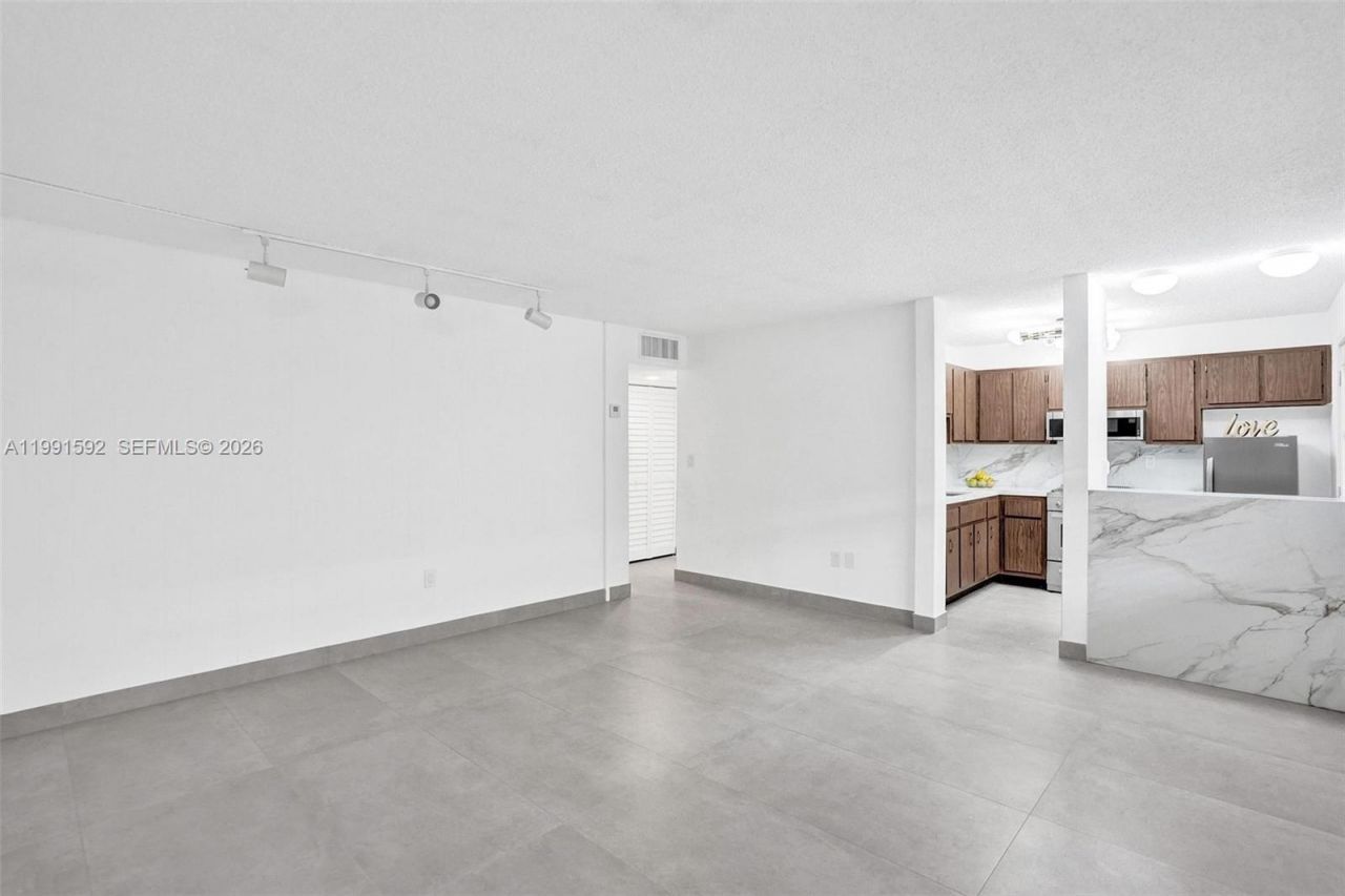 5325 SW 77th Ct , Unit 205F, Miami, FL 33155 Photo