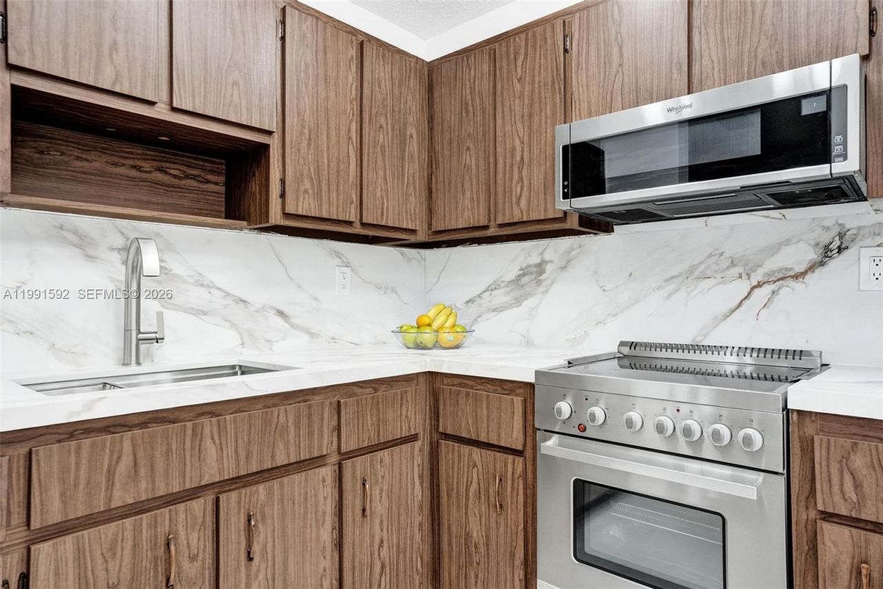 5325 SW 77th Ct , Unit 205F, Miami, FL 33155 Photo