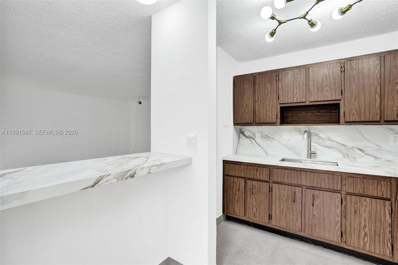 5325 SW 77th Ct , Unit 205F, Miami, FL 33155 Photo