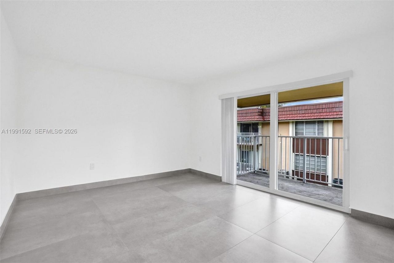 5325 SW 77th Ct , Unit 205F, Miami, FL 33155 Photo