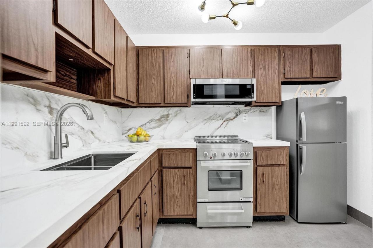 5325 SW 77th Ct , Unit 205F, Miami, FL 33155 Photo